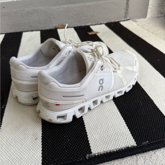 Onclouds - Picture 1 of 4